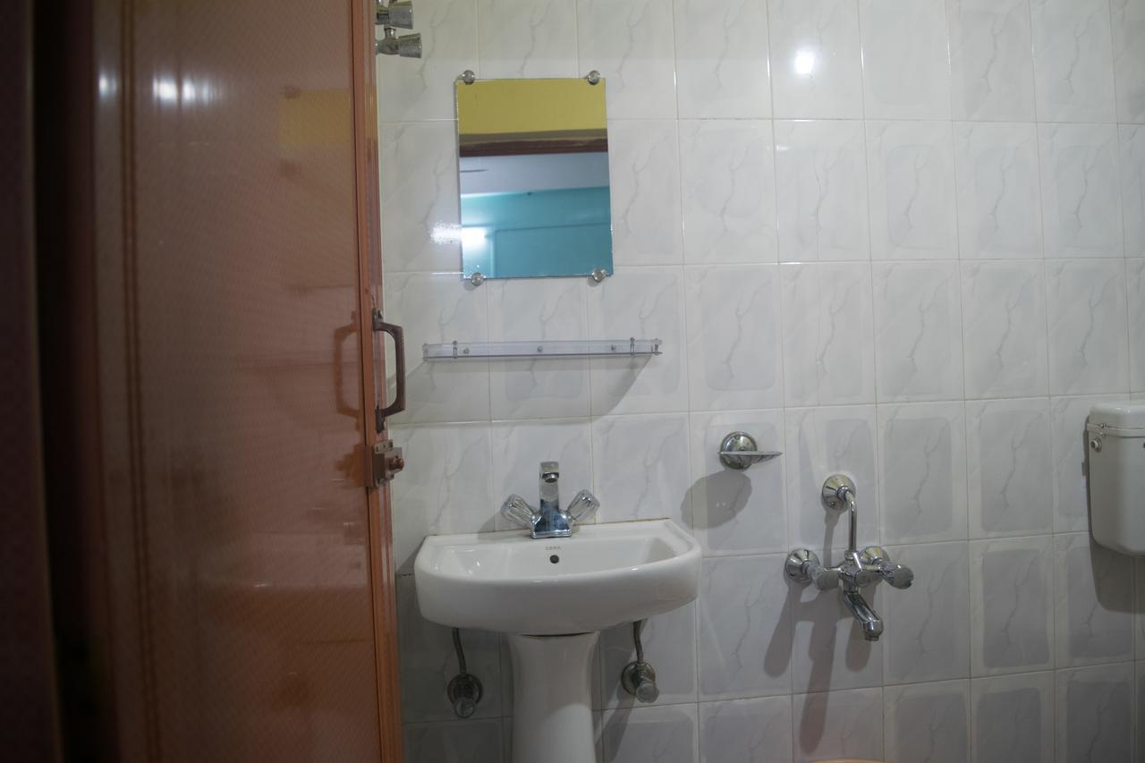 Sewak Lodge Силчар Екстериор снимка